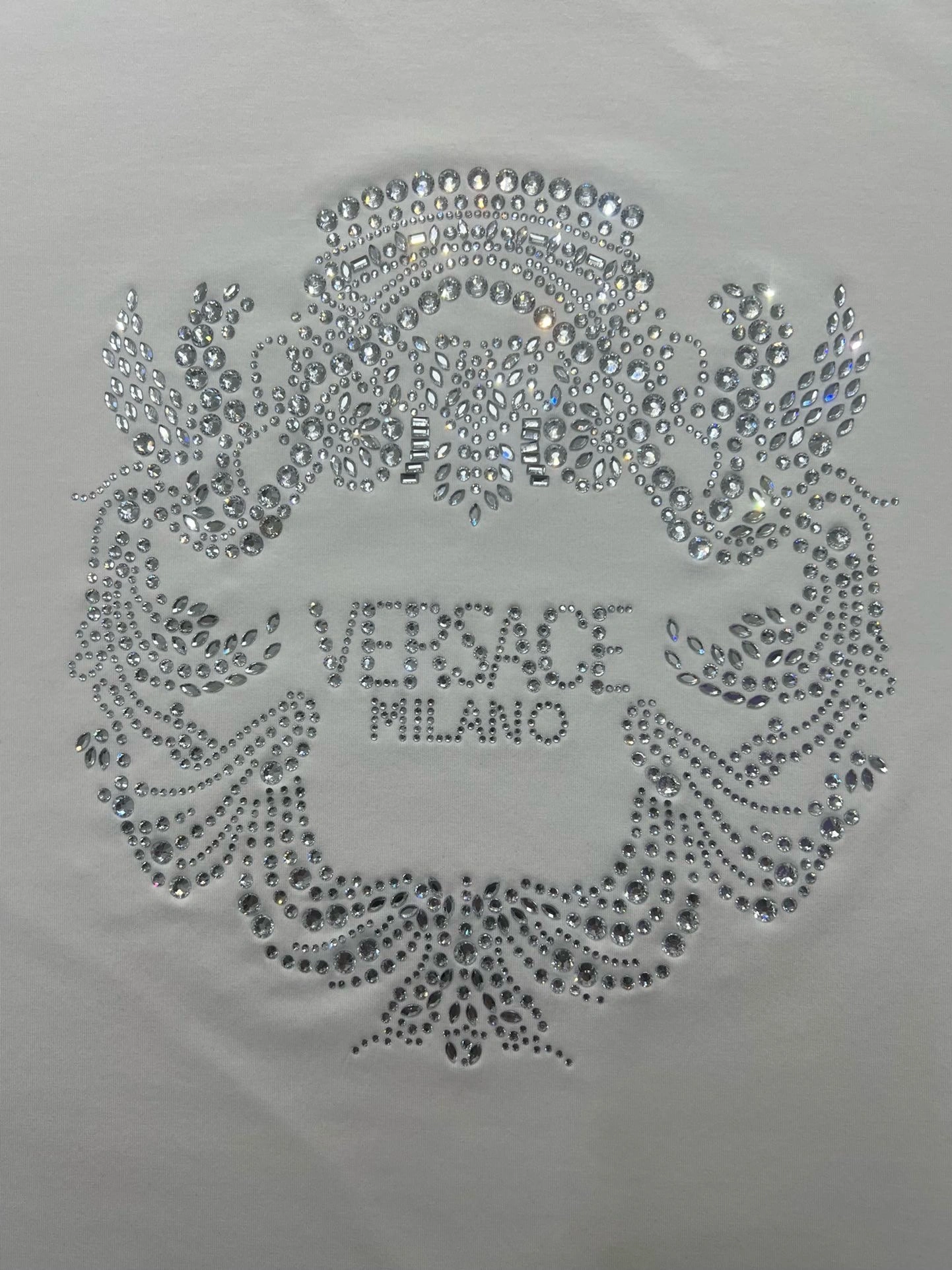 wg.luxury- V5rs135 Crest logo 3Colour item:E-F409A0407-3
